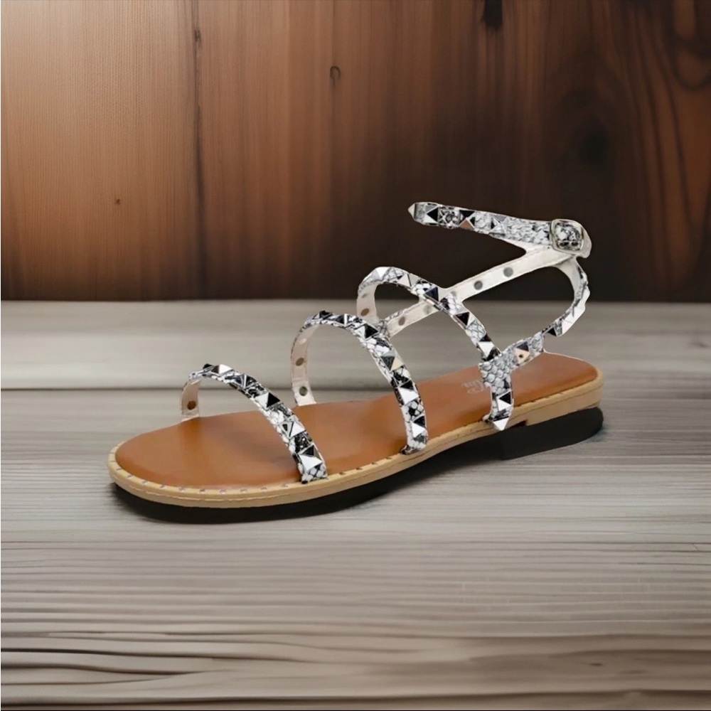 Women's Flat Sandals Strappy Studded Sandals Gladiator Sandals With Ankle Strap